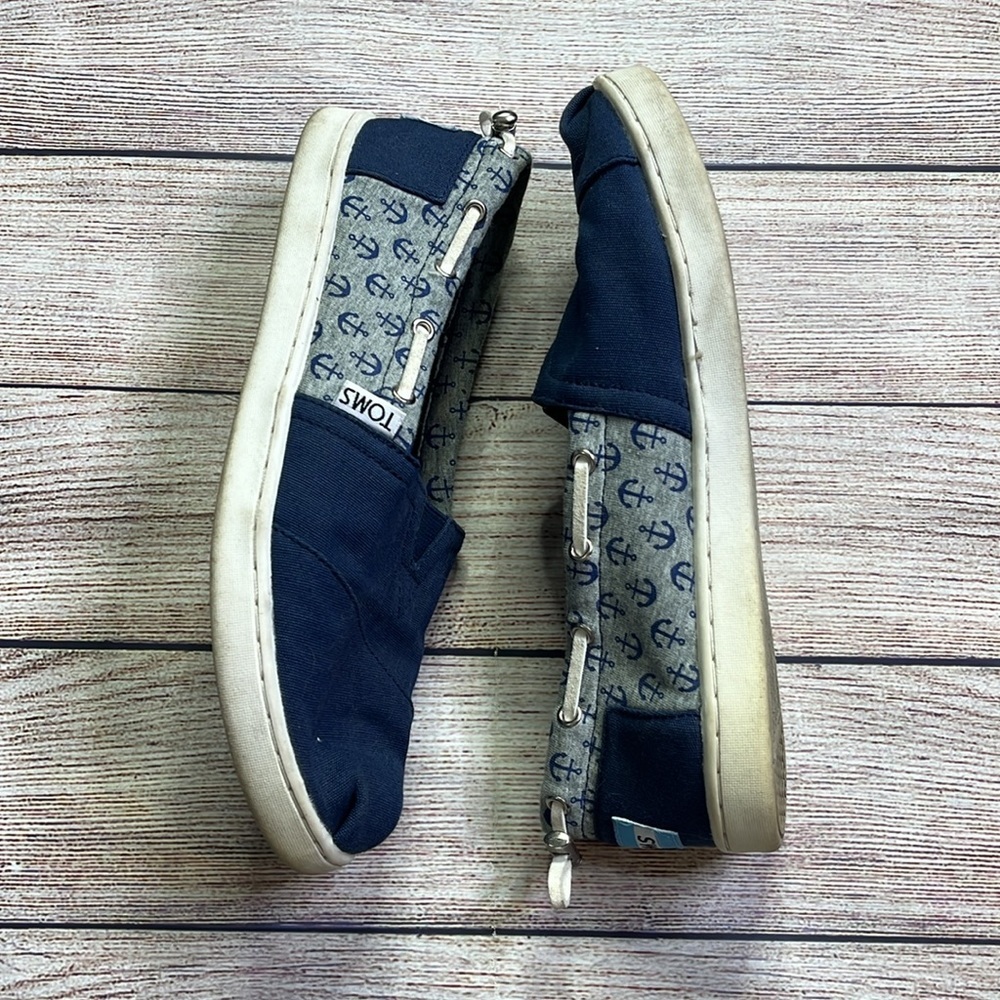 Tom’s Navy/Gray Anchor Print Slip On Flats Size 4 (Womens size 6/6.5) - Picture 3 of 9